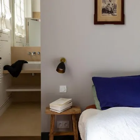 Charming Design Apt With Balcony In Paris * Paris